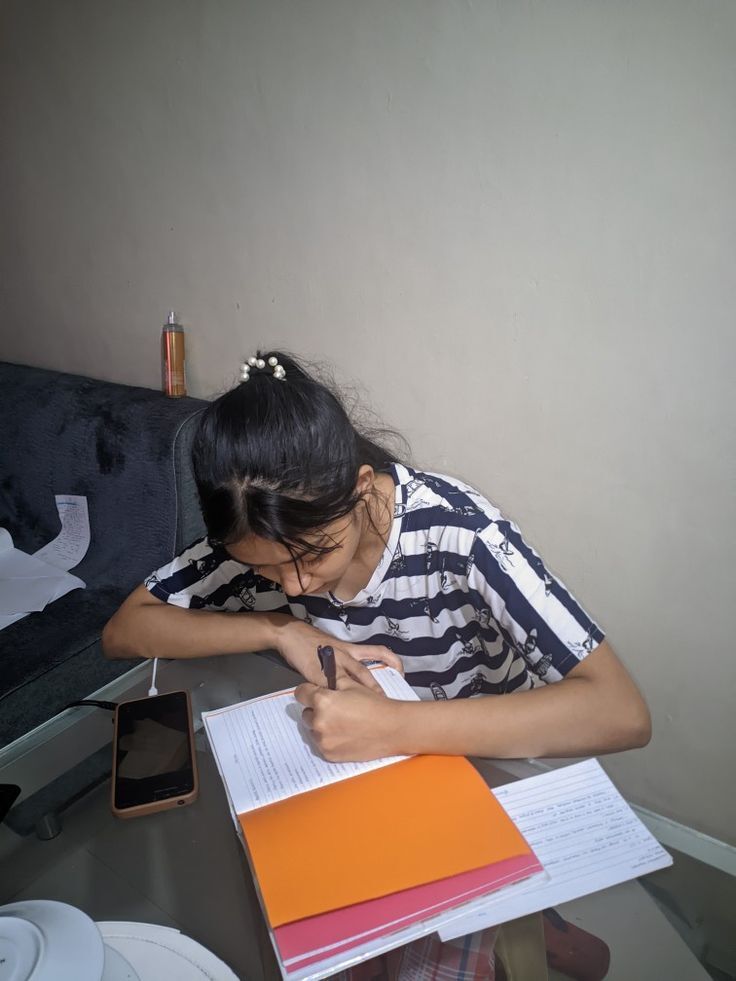 9th class student preparing for exams with Islamabad home tuition support