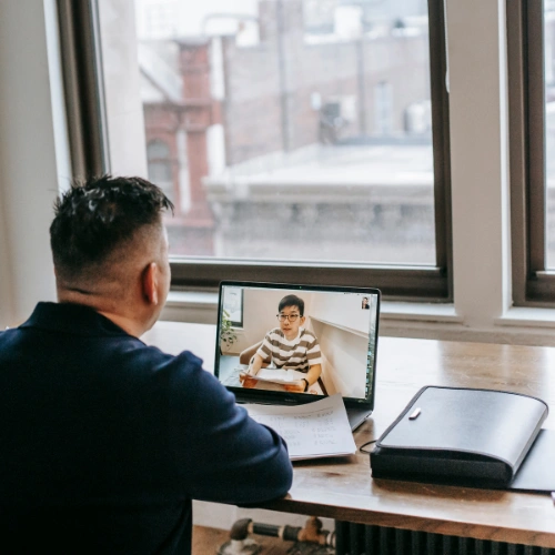 teacher is getting online class